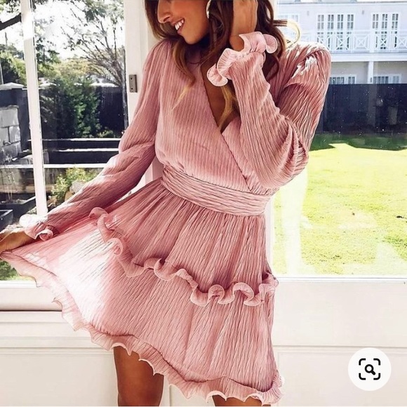 Simplee Apparel Dresses & Skirts - NWT Simplee ruffle dress